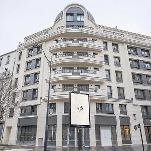 Yuna Porte-maillot - 4*, Levallois-Perret Francie